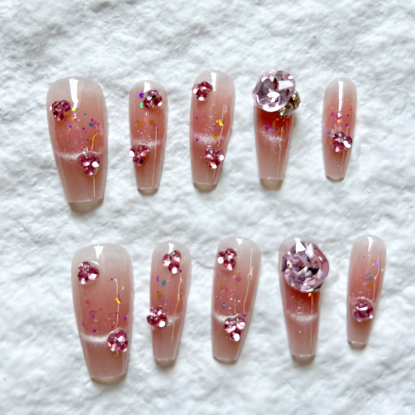 Handmade Cat Eye Press On Nails Light Luxury Nail Art with Diamond Setting and Whitening, Medium to Long Nail Slices, Fake Nail Stickers, 10 Pieces Set
