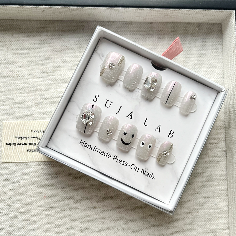 Press-on fake nails - Acrylic smiley face and rhinestone nails, suitable for ladies and girls, 10 pieces