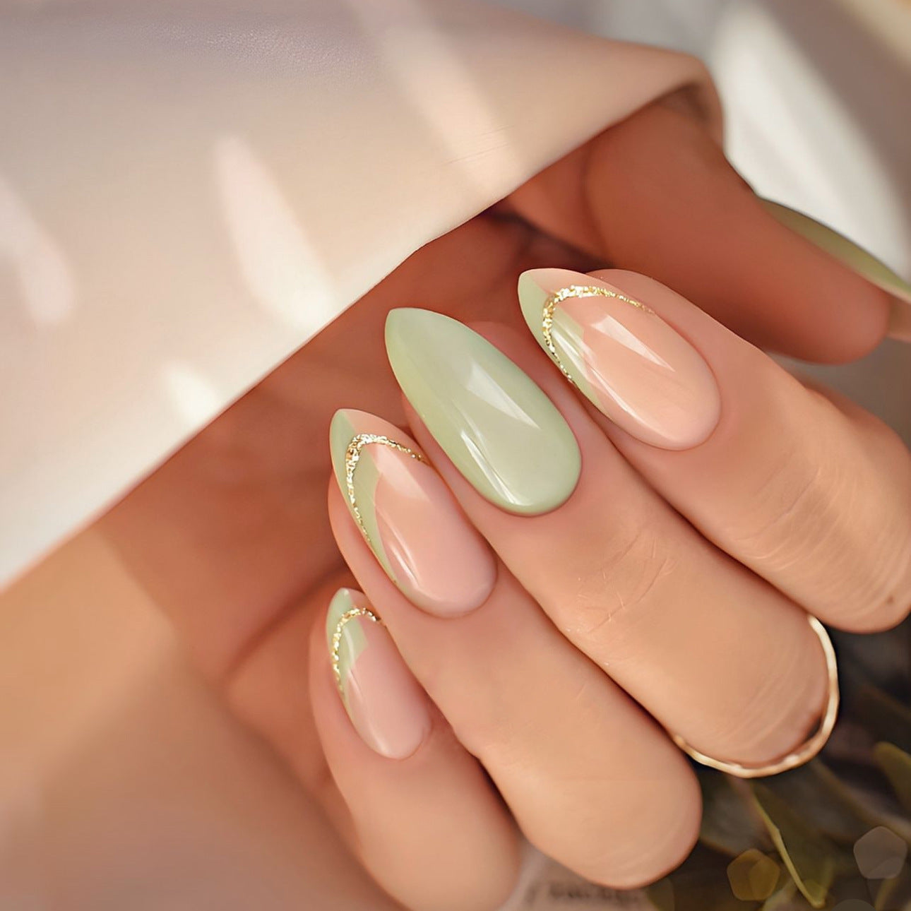 24Pcs Simple Green French False Nails Short Almond Fake Nail