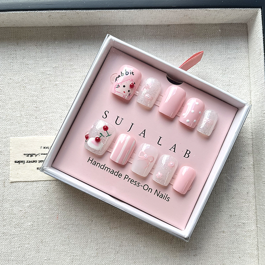 Short cute fake nails - Acrylic strawberry fake nails, suitable for ladies and girls, 10 pieces
