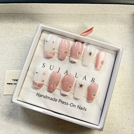 Short Star Press on Nails - Square, French Manicure with Rhinestones, Shiny Star Design, Nude-colored Full Coverage Fake Nails, Press-on Nail Accessories, 10 Pieces