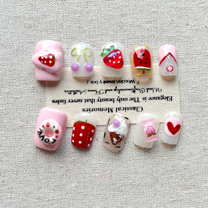 Short cute fake nails - Acrylic strawberry fake nails, suitable for ladies and girls, 10 pieces