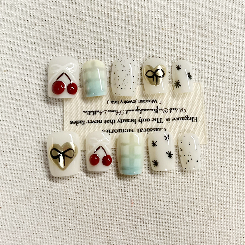 Bling Coffin Press on Nails Fake Nails Tips Full Cover Medium False Gradient Nails for Women and Girls 10PCS