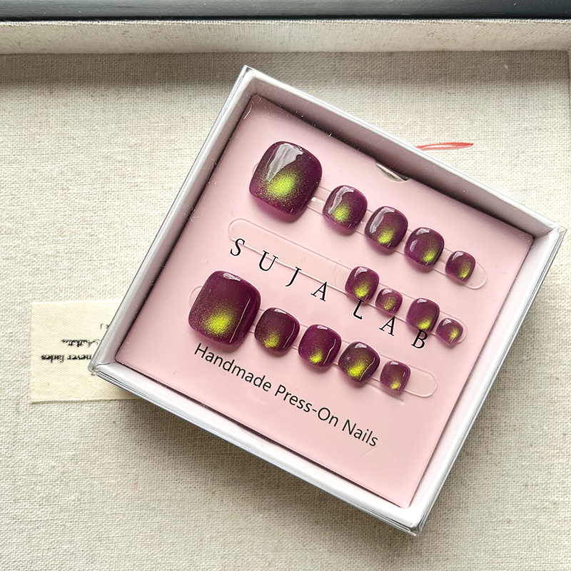 Press-on fake nails - Acrylic purple cat-eye toe nails, nude-colored with diamonds, for ladies and girls, 10 pieces