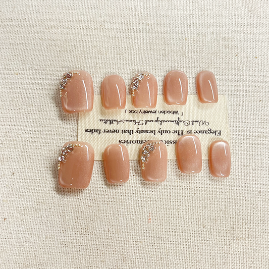 Pear Blossom Falling Rain Pure Handmade Press on Nails Pure Desire Simple Magic Mirror Smash Diamond Cat Eye Light Luxury Show White Nail Flakes