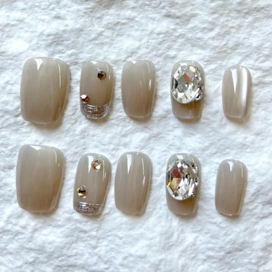 Moonlight Shines Pure Handmade Press On Nails Cat Eye with Diamond Exquisite Whitening Style Reusable Nail Art 10 Piece Set