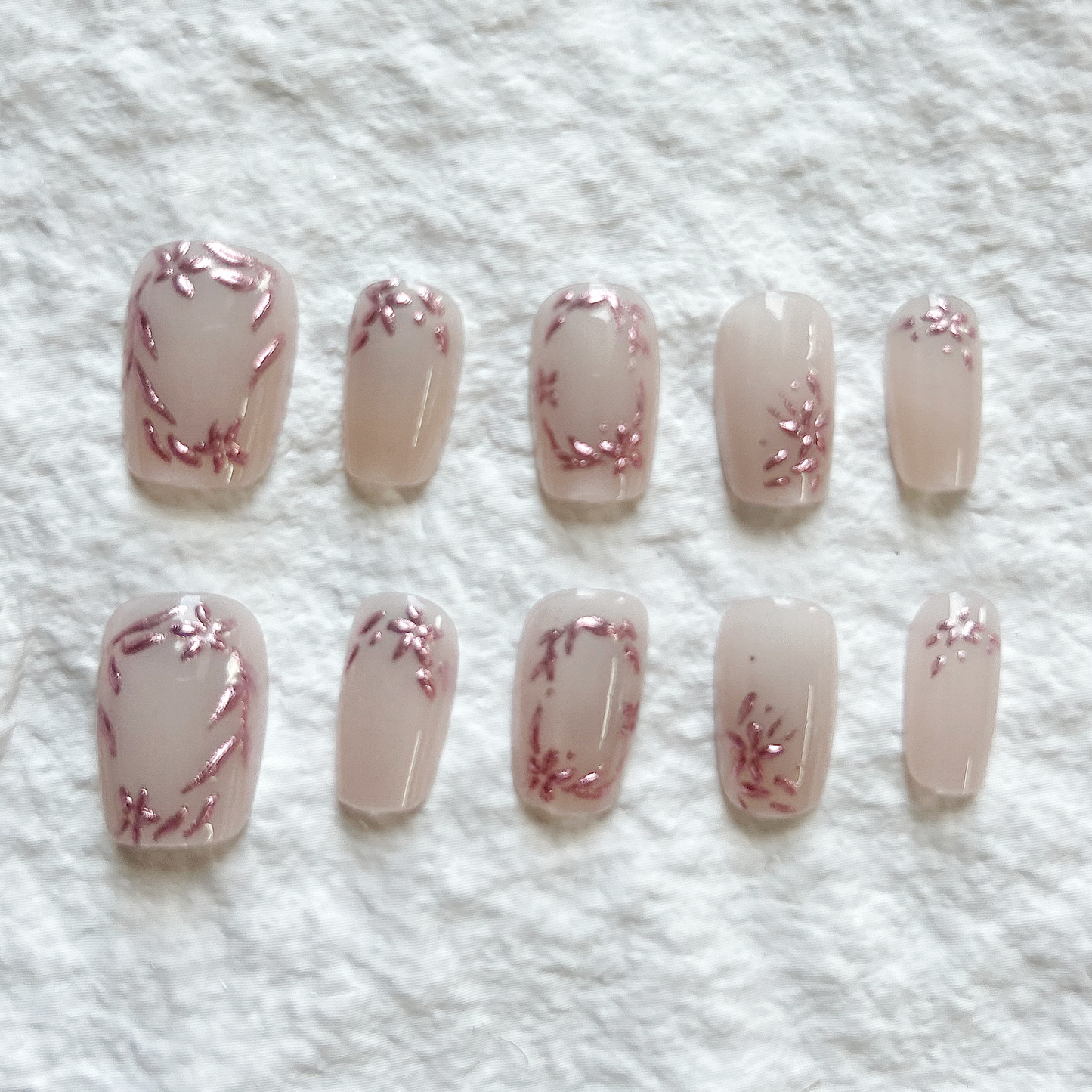 Hand drawn magic mirror powder small flower pure handmade Press On Nails powder purple cat eye minimalist daily nail stickers 10 pieces