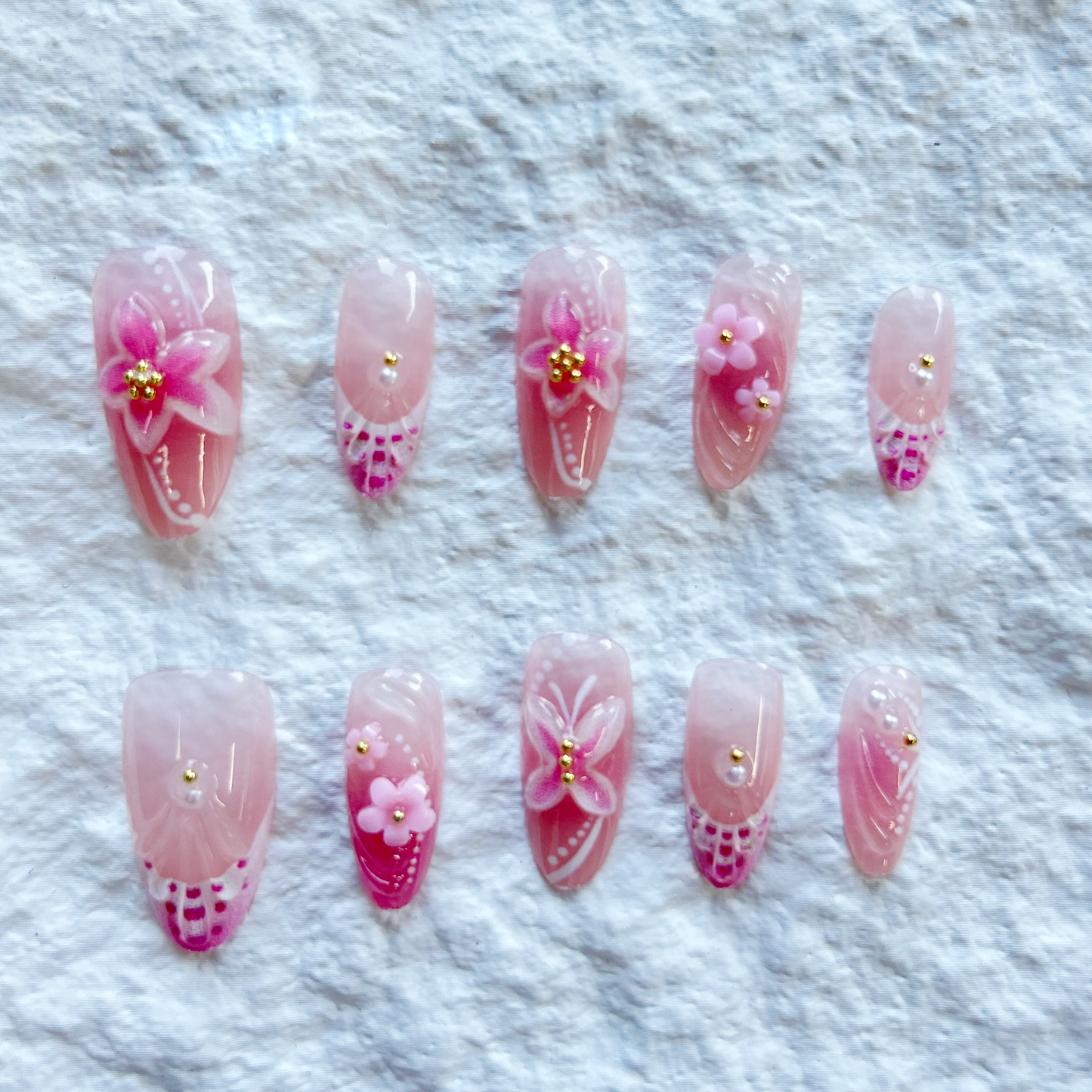 Pink gradient white female waterdrop effect 3D carved Press On Nails 10 pieces